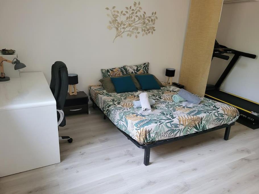 Appartement Tout Equipe En Rez-De-Jardin Entre Gard Et Ardeche Saint-Julien-de-Peyrolas Ngoại thất bức ảnh