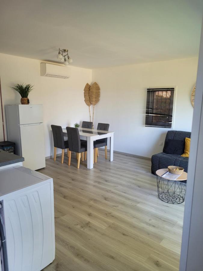 Appartement Tout Equipe En Rez-De-Jardin Entre Gard Et Ardeche Saint-Julien-de-Peyrolas Ngoại thất bức ảnh